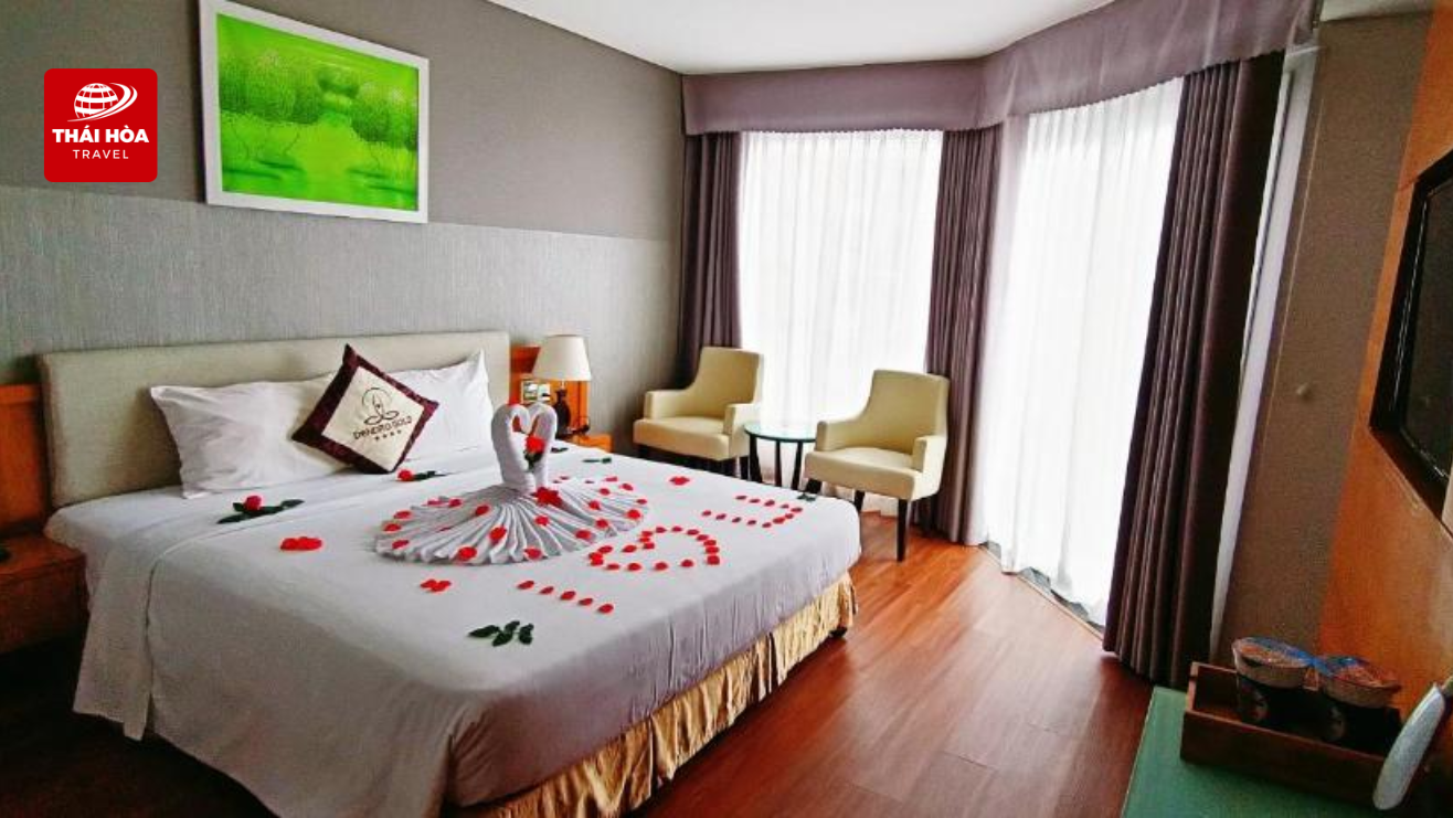 Phòng Deluxe nhìn ra biển có ban công