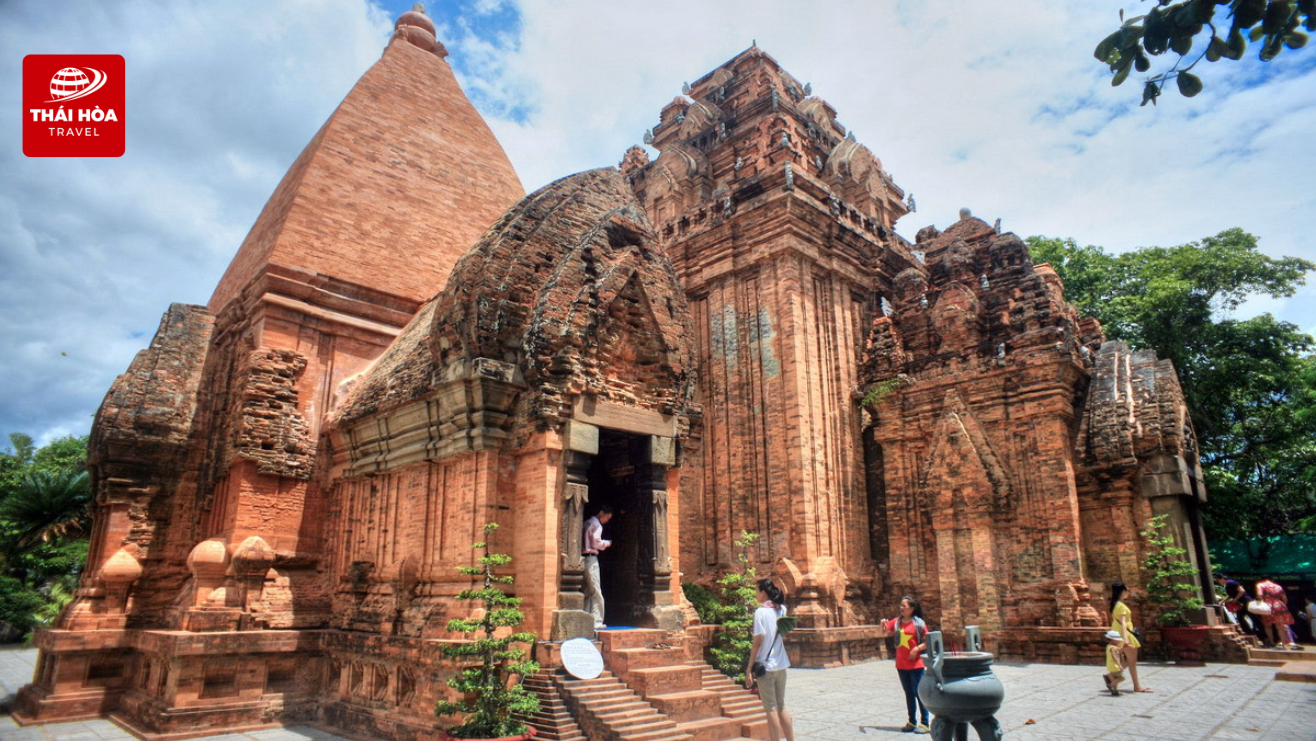 Tháp Chăm Poshanư - Nơi lưu giữ tinh hoa kiến trúc của vương quốc Chăm Pa